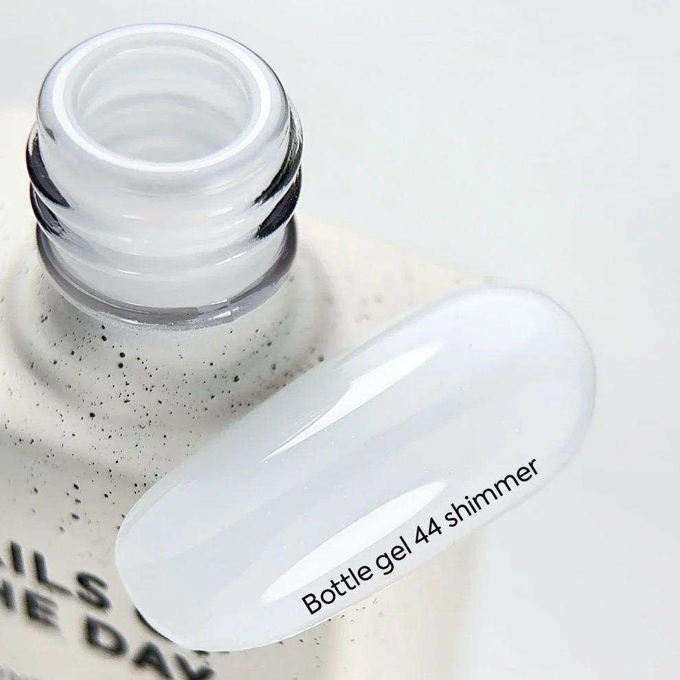 Gel Bottle 44 shimmer flacon 10 ml - NOTD – Image 3