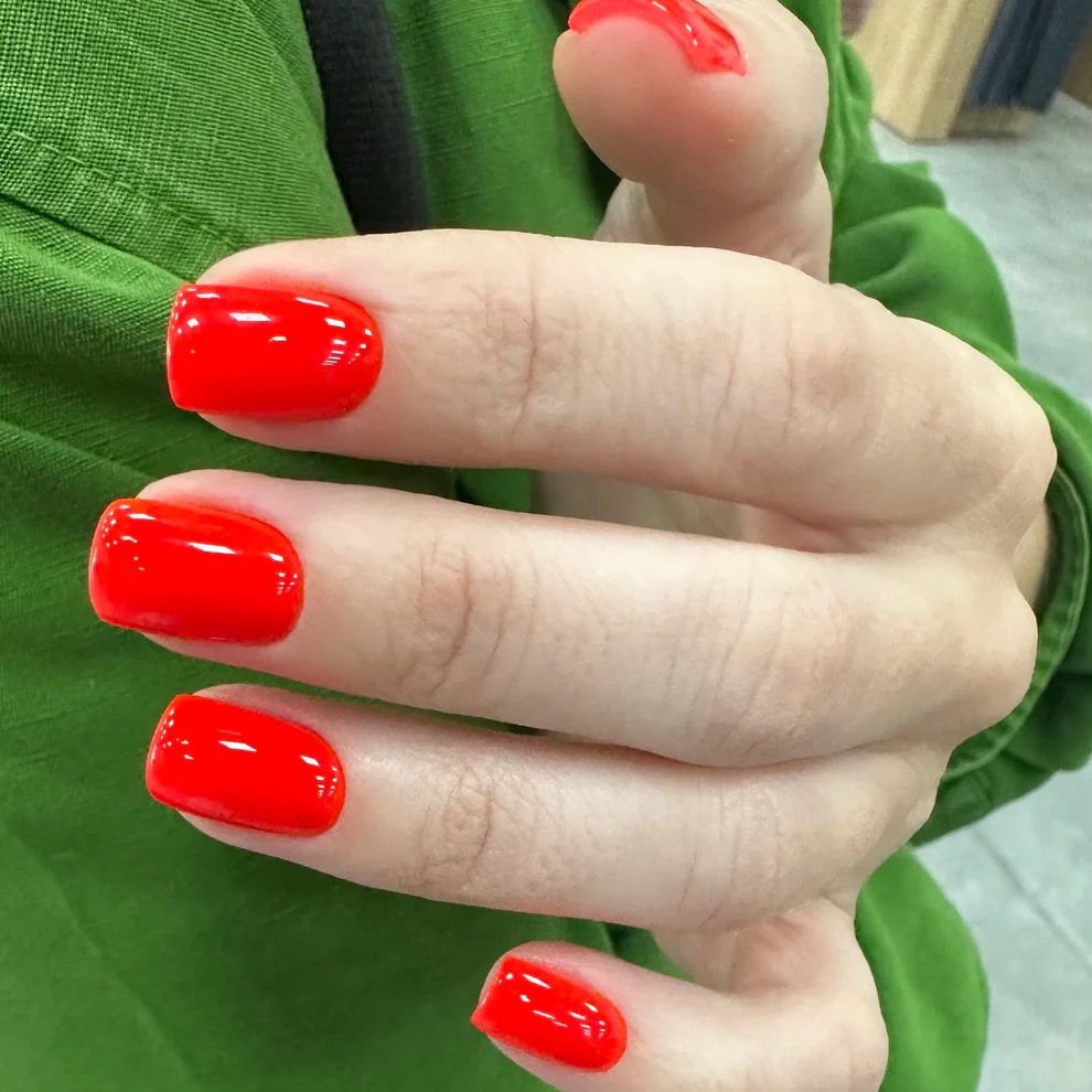125 Let's Special Red vernis semi permanent 10 ml sans Hema - NOTD – Image 4