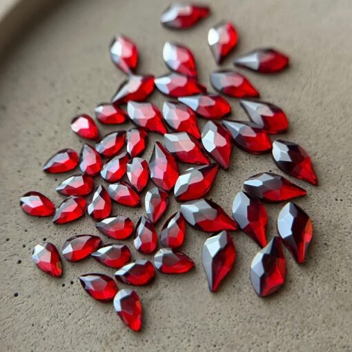 Diamants formes | Rubis Métallisé | Marie Ève Mongeau